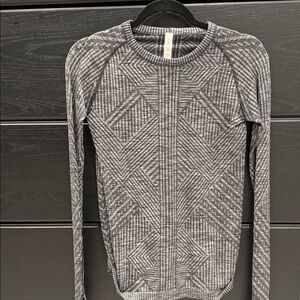 Lululemon Womens Top Black Rest Less Pullover Crew Neck Ribbed T Shirt Size 2